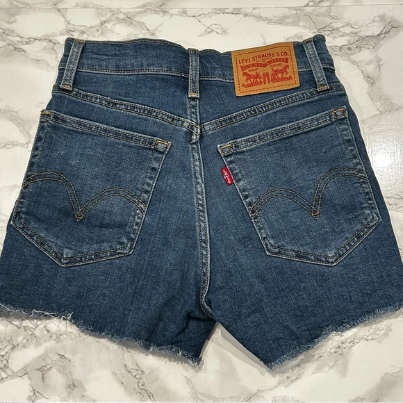Levi's High Rise Shorts Size 24 - Picture 3 of 11
